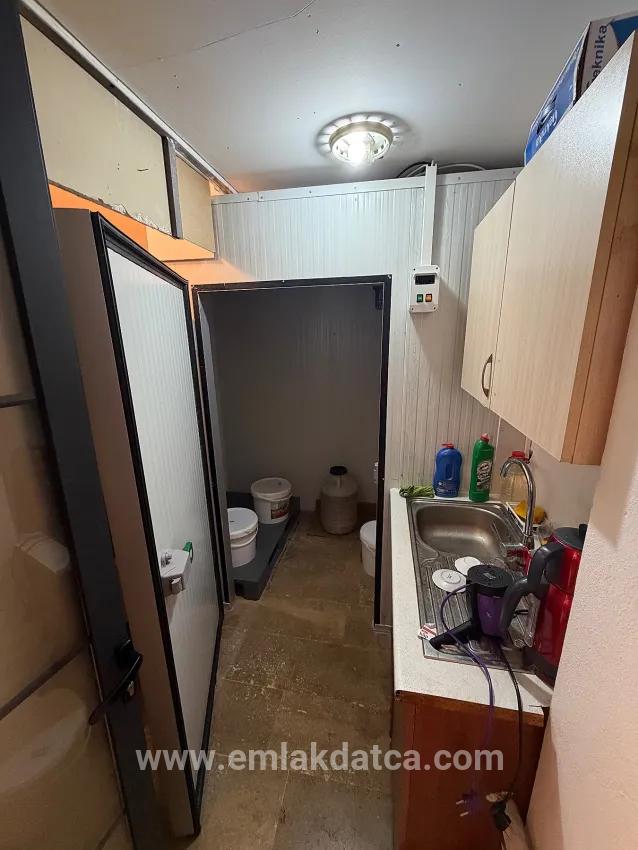 Armutalan merkezde satılık 50 m2 cadde Üzeri dükkan
