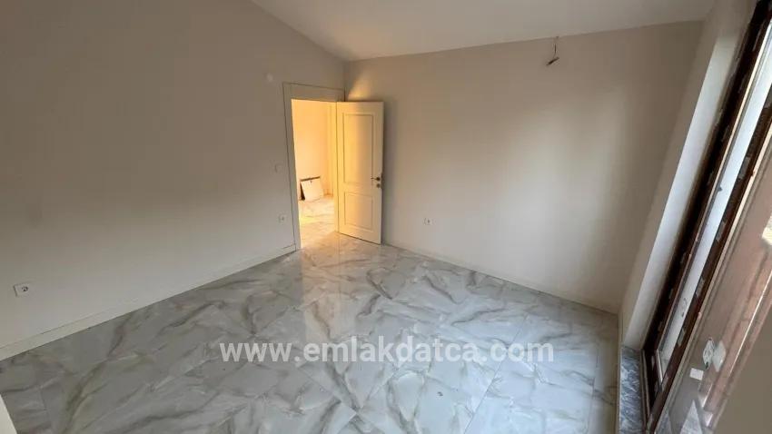 Ula Kızılyaka Mah. Satılık 3+1 Villa - 465 m²