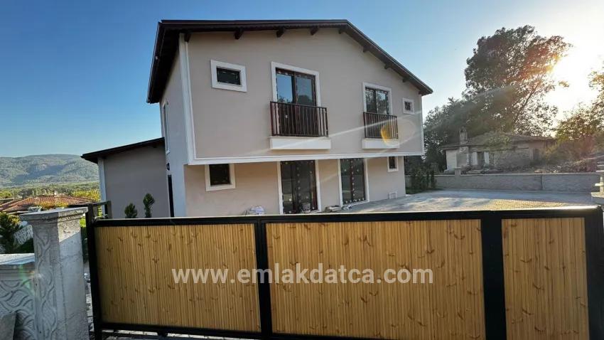 Ula Kızılyaka Mah. Satılık 3+1 Villa - 465 m²
