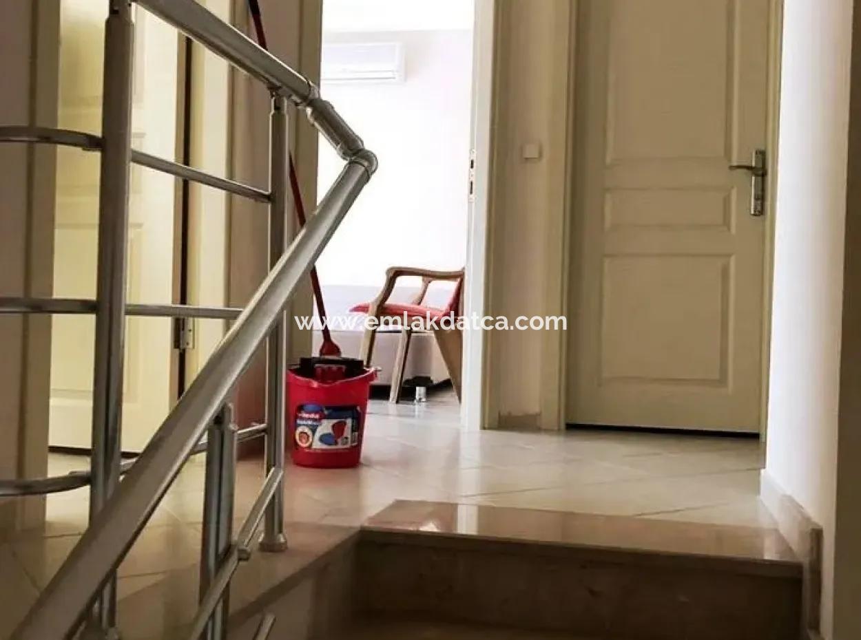 Marmaris İçmeler Yüzme Havuzlu Lüks 3 Oda 1 Salon Dubleks Daire