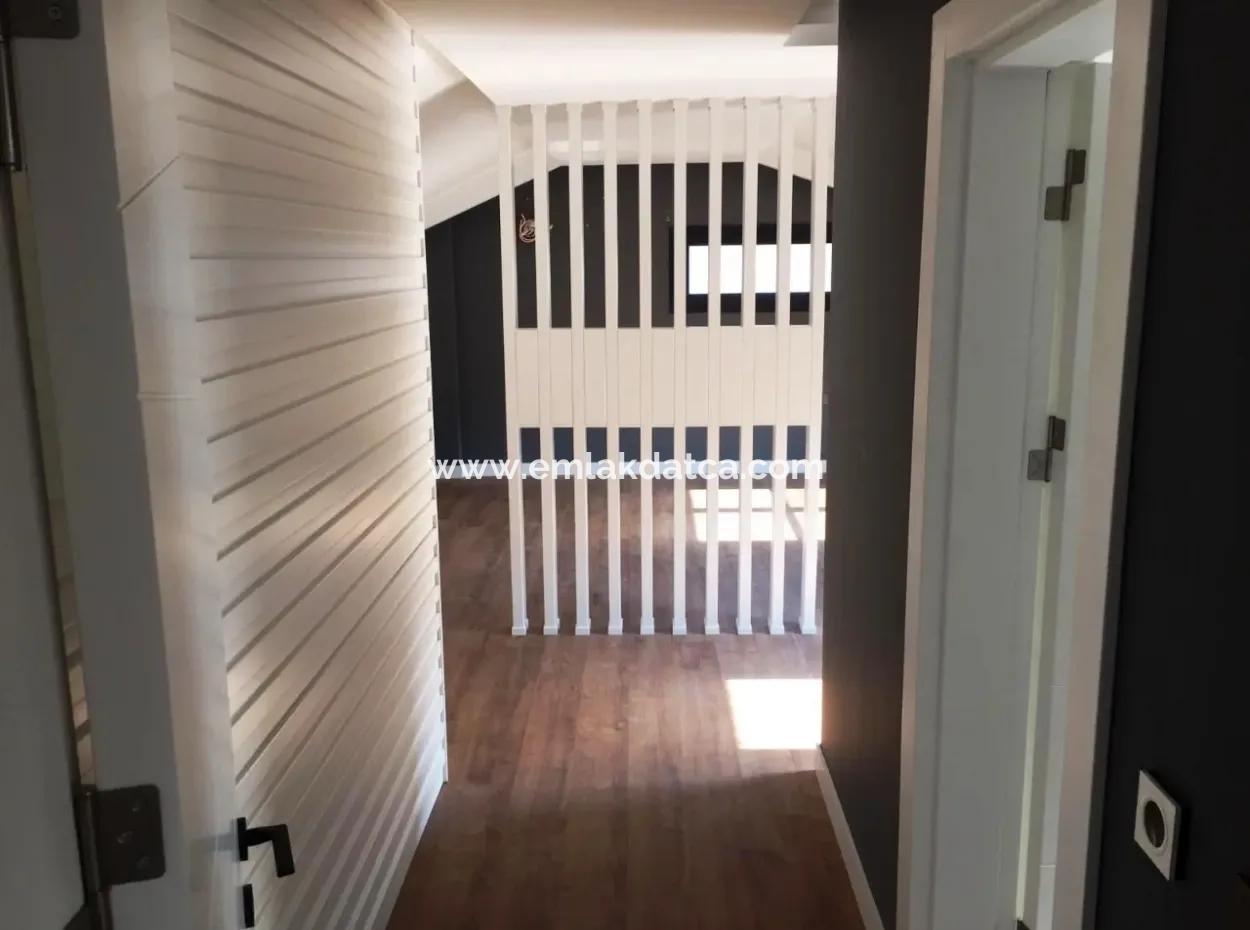 Marmaris İlçesi Beldibi Mahallesinde Satılık Müstakil Havuzlu 4 Oda 2 Salon 220 M2 Havuzlu Akıllı  Villa