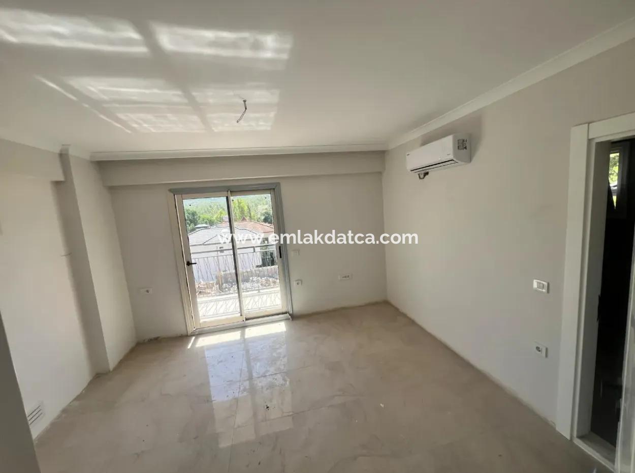 Marmaris Çetibeli Mahallesi Tam Müstakil Yüzme Havuzlu 400M2 Arsa İçerisinde 3 Oda 3 Banyo 160M2 Satılık Orman Manzaralı Villa