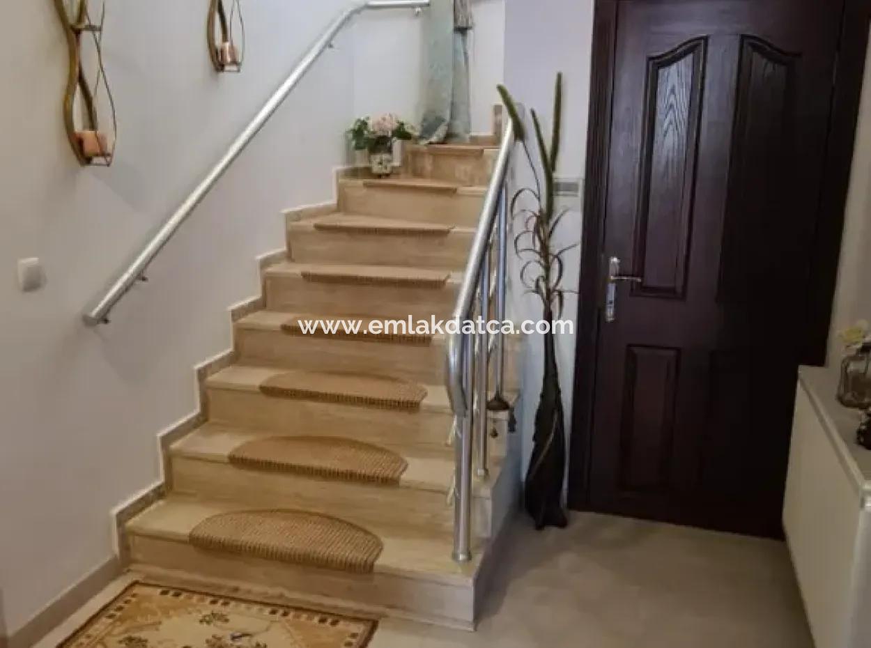 Marmaris Armutalan Mevkiinde Tam Müstakil Bahçeli Havuzlu Satılık Villa