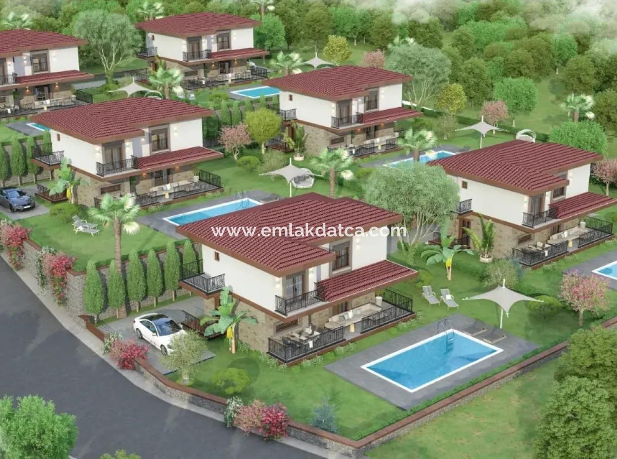 Marmaris Çetibeli Mevkiinde Tam Müstakil Havuzlu 3 Oda 1 Salon Açık Mtufak Satılık Villa 400M2 Arsa İçerisinde