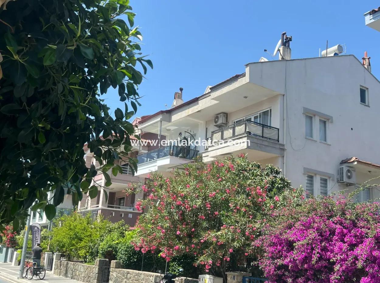 Marmaris Merkez 3 Oda 1 Salon K.mutfak 140M2 Satılık Arakat Daire Denize Çok Yakın
