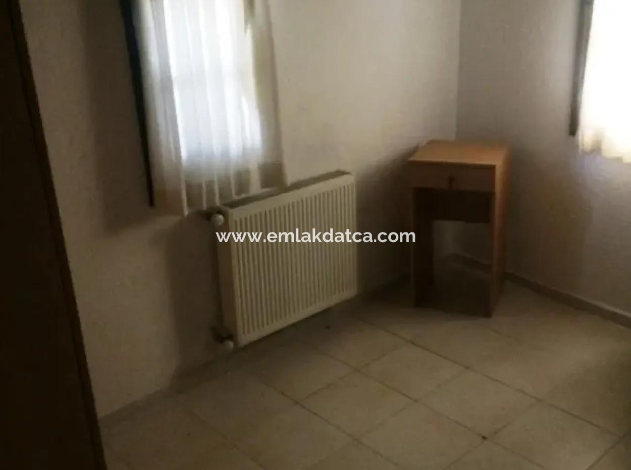 Gökova Bölgesinde Satılık Yüzme Havuzlu 8 Oda Taş Villa 740M2 Arsa