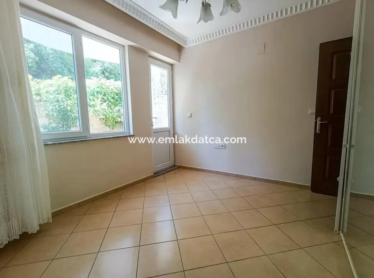 Marmaris İlçesi Beldibi Mahallesi Doğa Manzaralı Yüzme Havuzlu Site İçerisinde 3+1 Bahçe Dubleks Satılık Daire