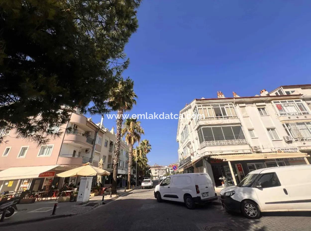 Marmaris Marina Bölgesinde Katma Değeri Yüksek Köşebaşı 45M2 Satılık Mağaza