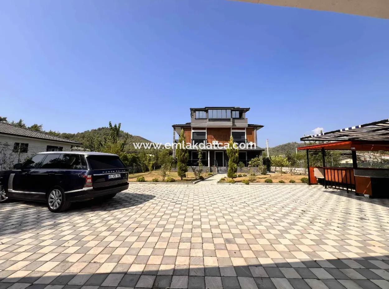 Harika Bir Portföy! Marmaris'in Eşsiz Doğası Ve Merkeze Yakın Konumu,.Komple Kiralık Kurumsala Uygun 5 Adet 2+1 Full Eşyalı Daire Mevcut Bina