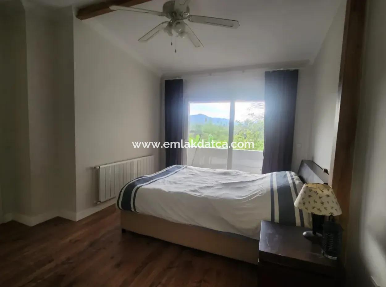 Ortaca Mahallesi Satılık 10.000 M2 İçerisinde Özel Yapım Havuzlu Çiftlik Evi