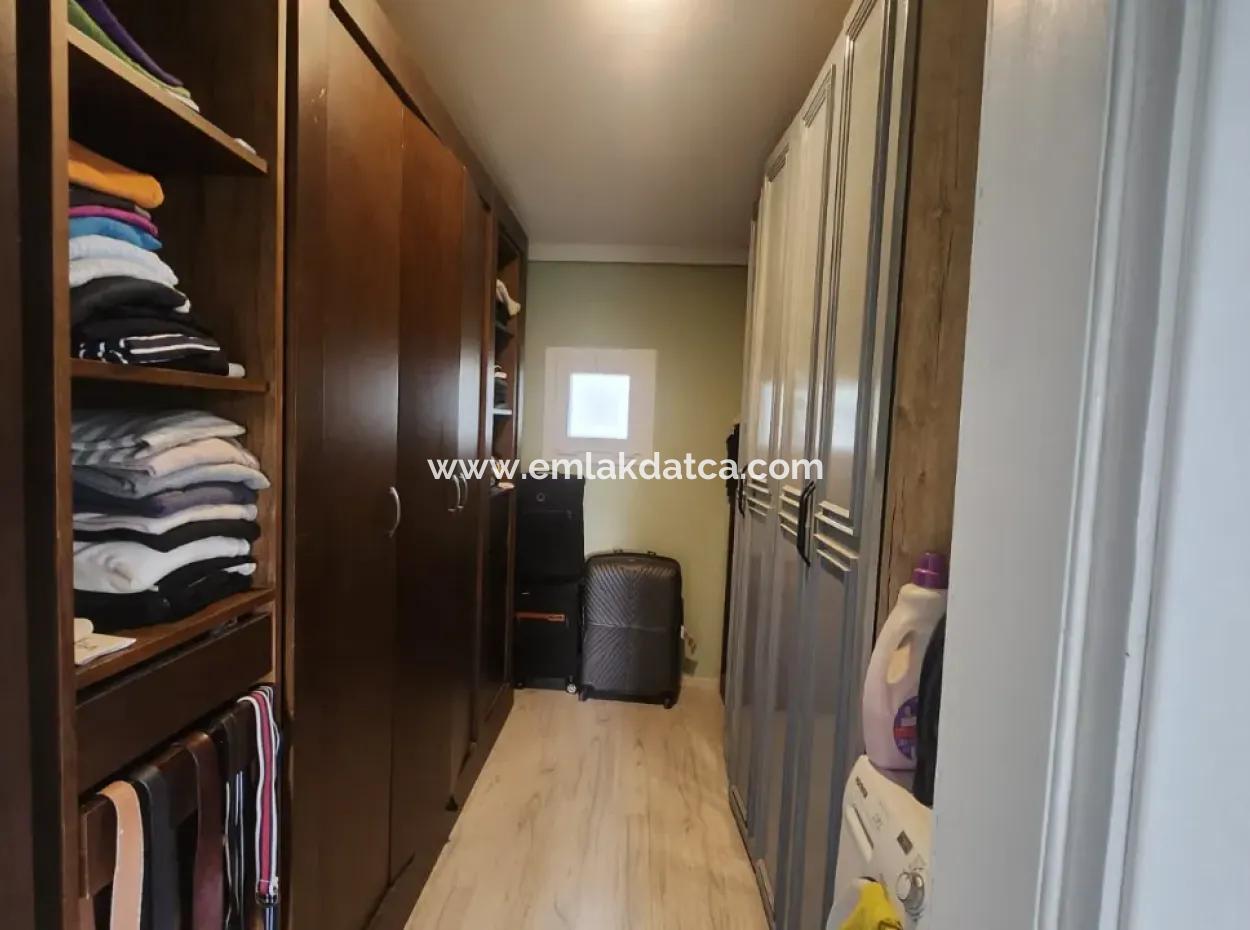 Ortaca Mahallesi Satılık 10.000 M2 İçerisinde Özel Yapım Havuzlu Çiftlik Evi