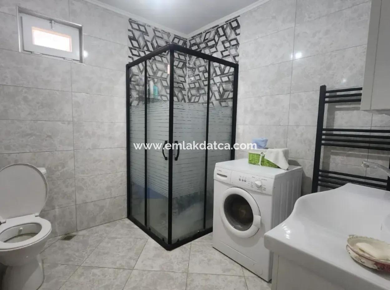 Ortaca Mahallesi Satılık 10.000 M2 İçerisinde Özel Yapım Havuzlu Çiftlik Evi