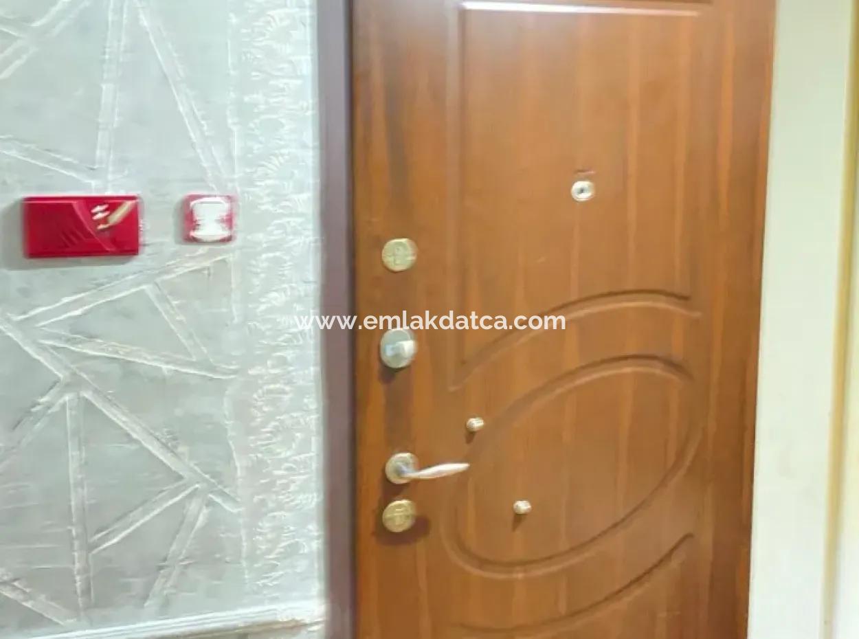 Çamdibi Mahallesi 3+1 Giriş Katı Satılık Dalre