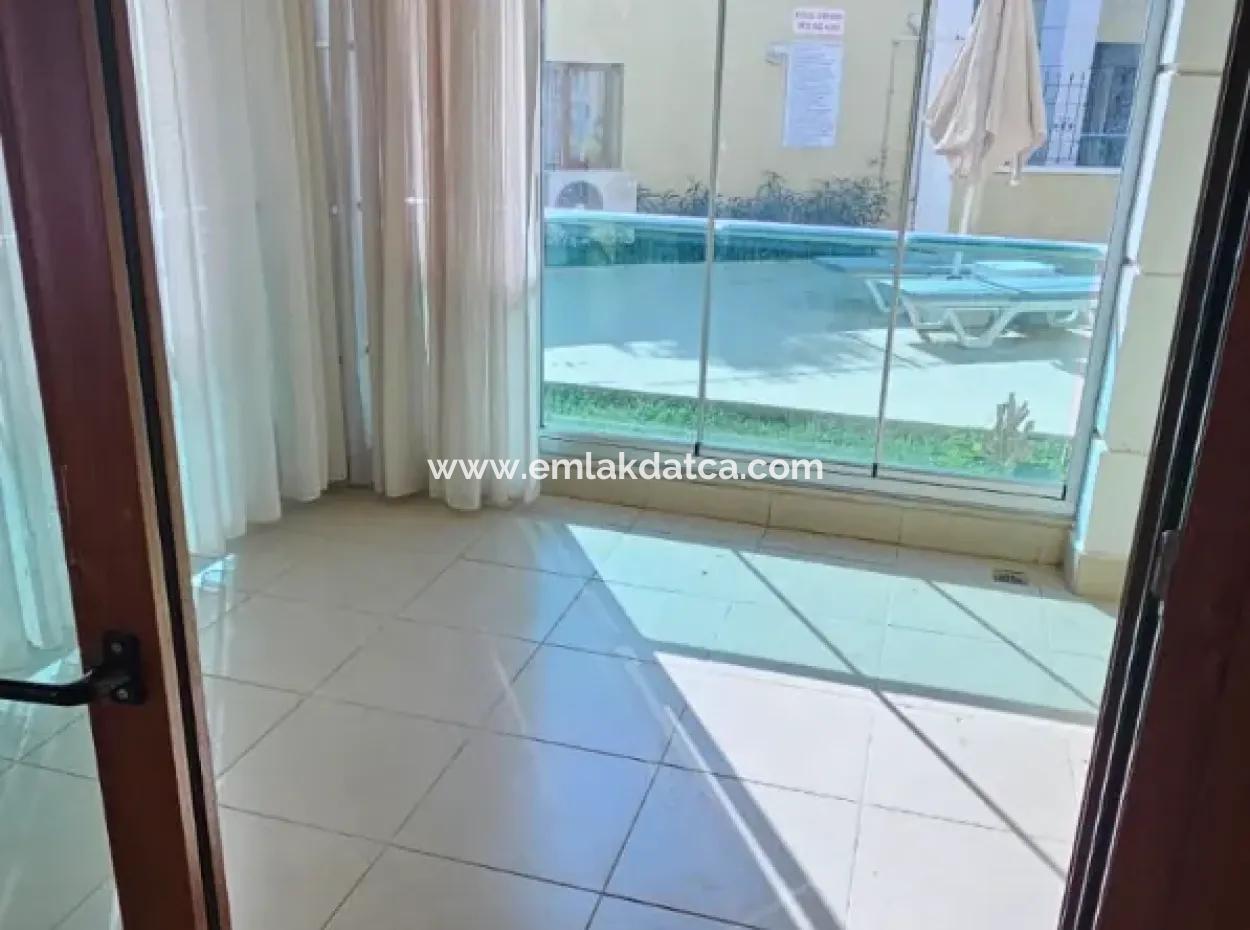 Marmaris Siteler Mahallesi’nde 3+1 Havuzlu Kiralık Lüks Daire