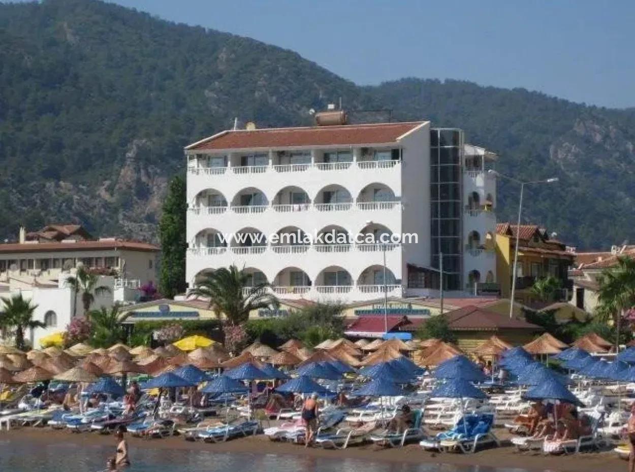 İçmeler Bölgesinde Denize Sıfır Satılık 60 Odalı Otel Marmaris