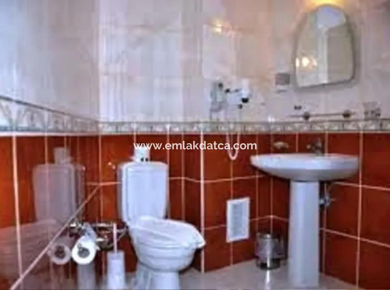 Marmaris Merkezinde Satılık 50 Odalı Otel