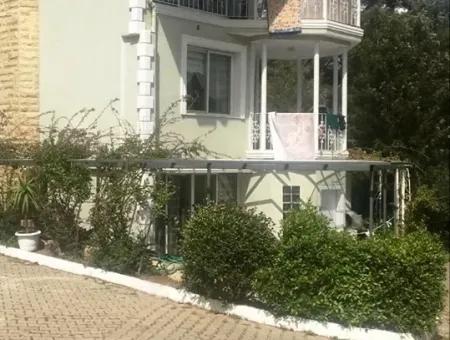 Marmaris Beldibi Mevkiinde 4 Oda 2 Salon 240 M2 Forleks Bahçeli Villa Satılık.olimpik Yüzme Havuzu Mevcuttur.