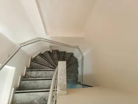 Marmaris İlçesi Beldibi Mahallesi Doğa Manzaralı Yüzme Havuzlu Site İçerisinde 3+1 Bahçe Dubleks Satılık Daire