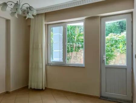 Marmaris İlçesi Beldibi Mahallesi Doğa Manzaralı Yüzme Havuzlu Site İçerisinde 3+1 Bahçe Dubleks Satılık Daire